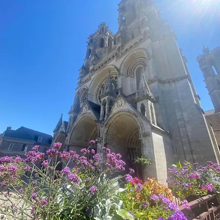 A Deux Pas De La Cathedrale